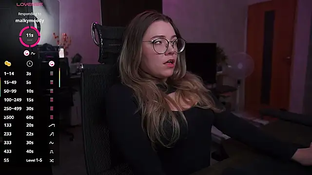RemyCute live cam on StripChat
