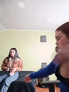 katty_42 (F teen) - Nipples Clamps