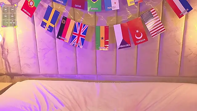 JulieDeep webcam