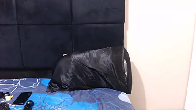 SweetHotBabby18 live sex cam