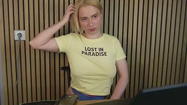 SweetPunisherr live cam on StripChat