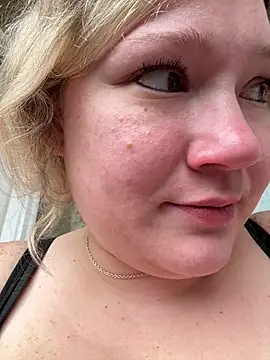 PiggyRose webcam