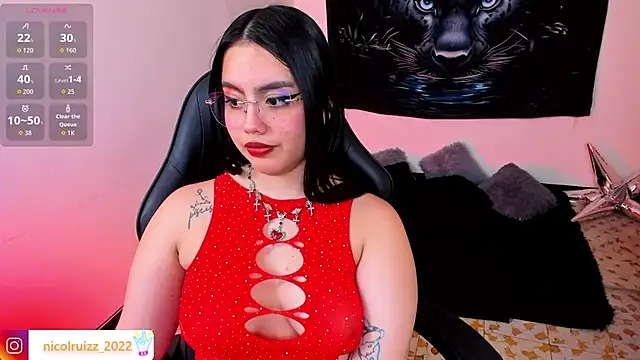 Nicolle_Ruizz live cam on StripChat