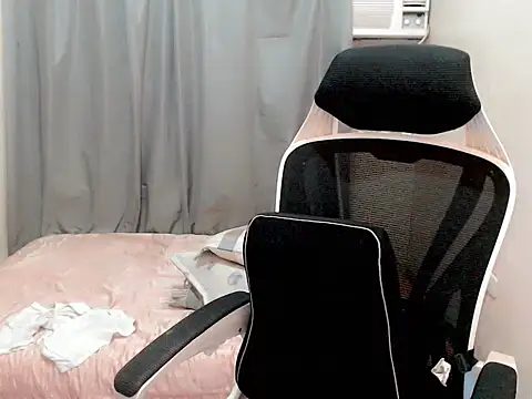 girlyteengrl - Girlyteengrl's free webcam - UK Sex Cams