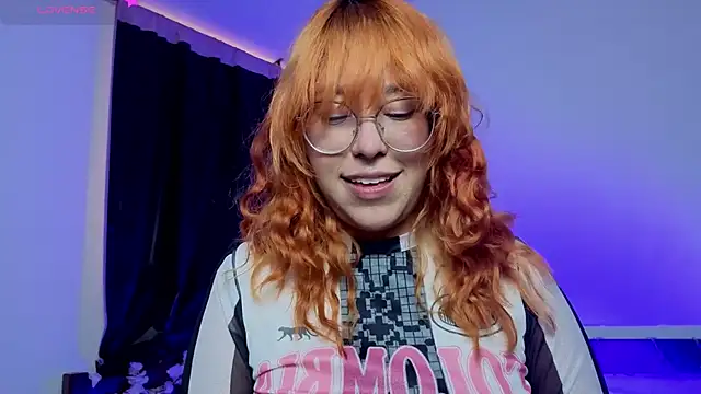 _Moon_Johnson live cam on StripChat