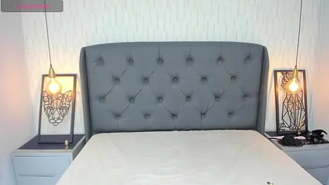 SHARLOTTE_SUITTE webcam