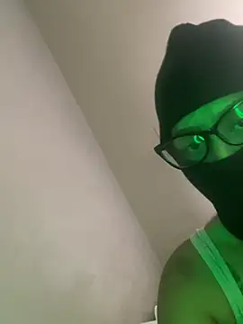 ValdiviaQueen webcam