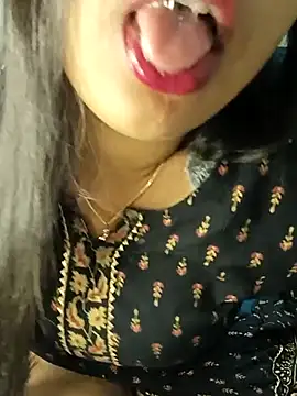 ssiya- (F young) - Ice cubes on boobs