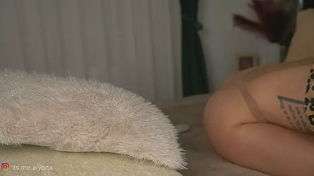 Alyonaqueen_ webcam