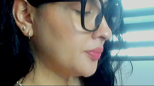 AnushaKumari live cam on StripChat