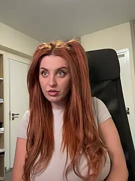 RoxxyDallas live cam on StripChat
