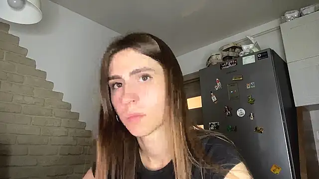 ZaraGuyette live cam on StripChat
