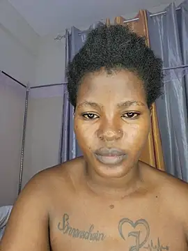 TrishaKalid webcam