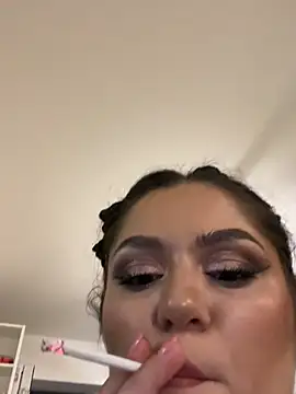 Layla- webcam