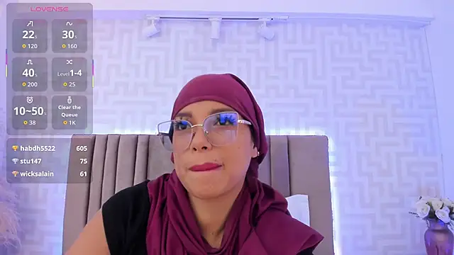 naishaa_ webcam