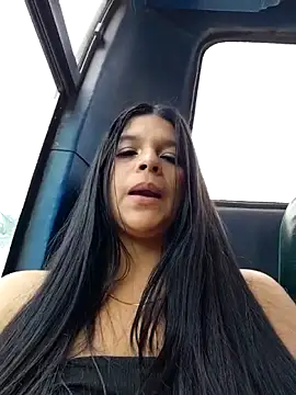 Layla-daring webcam