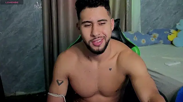 Daiki_Jack live cam on StripChat
