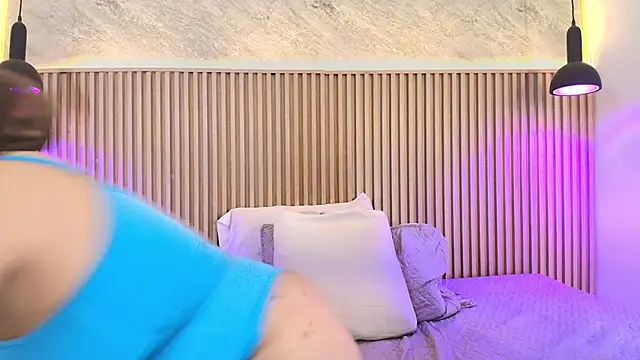 big_tits_in_your_face webcam