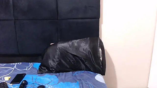 SweetHotBabby18 webcam