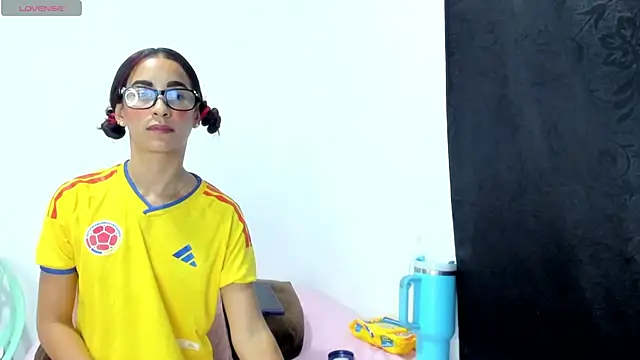 Olivia_Stevens webcam
