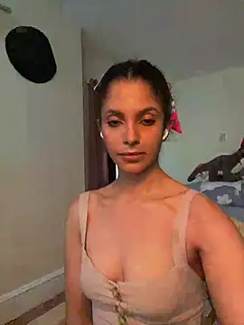 karlatiburcio live cam on StripChat