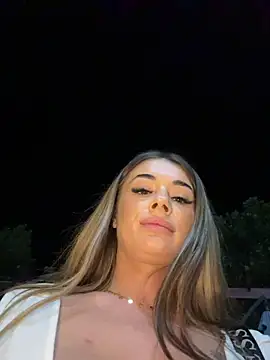 IsabellaEtthan Live Webcam on Stripchat
