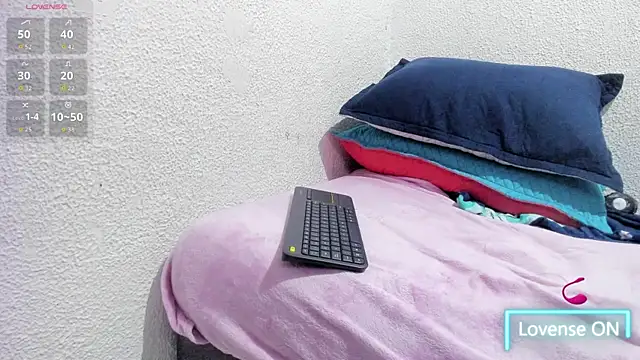 Lola_wish1 webcam