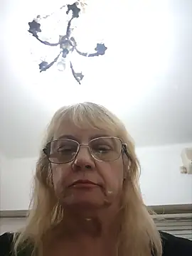 ViudaX live cam on StripChat