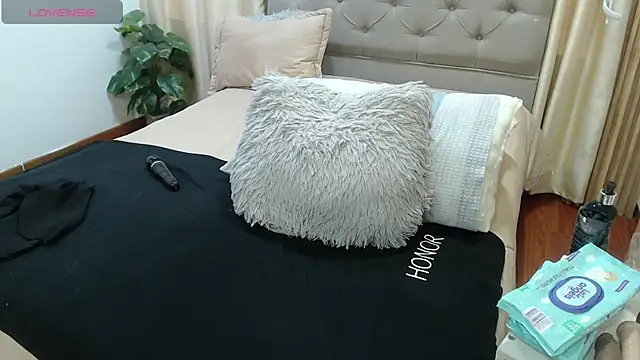 sasi_luna - Sasi_luna's free webcam - UK Sex Cams