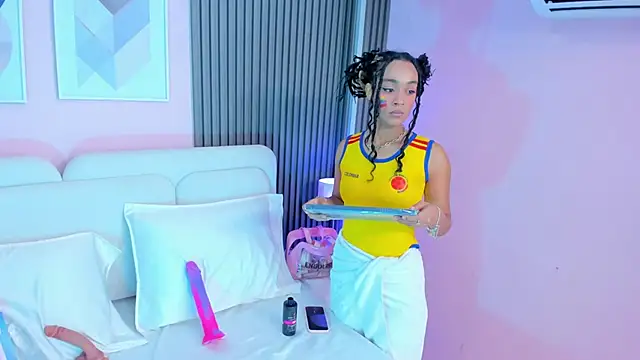 Clawdeen__wolf webcam