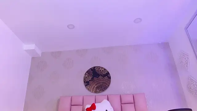 IsabelleDaza webcam