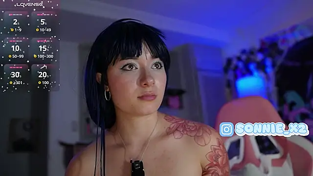 sonnie_mami (F teen) - Praise the Queen + hot oily pics