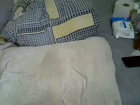 Pearl_petite webcam