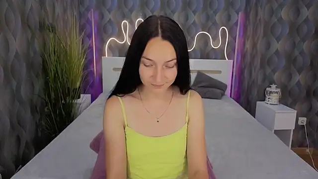 Yr_Shy_Bae webcam