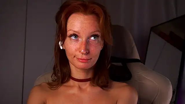 Liuba_Fox webcam