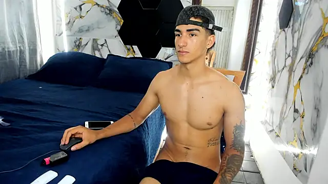 goldendesirexx - Goldendesirexx's free webcam - UK Sex Cams