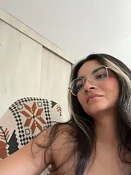 Cat2525 live cam on StripChat