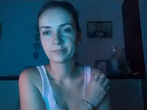 JenniferAlone webcam