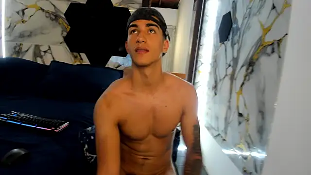 Goldendesirexx webcam