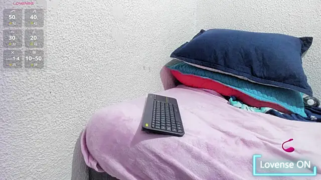 Lola_wish1 webcam