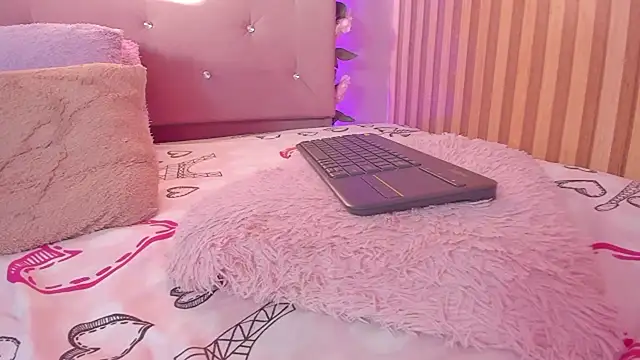 lovely__kiss__ webcam