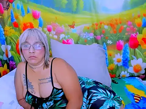 indianroxy webcam