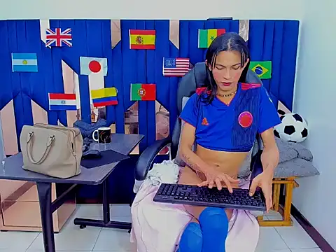 Aisha_hotts777 webcam