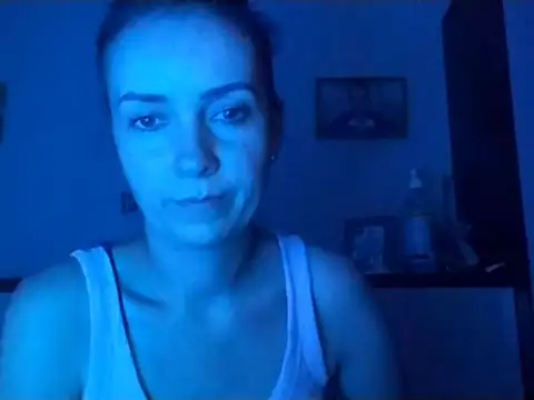 JenniferAlone webcam