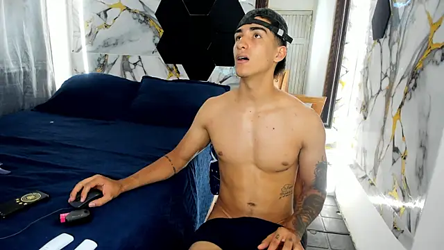 Goldendesirexx webcam