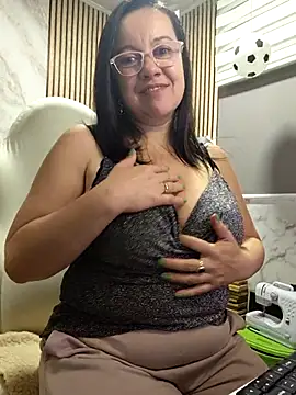 Sonialorens_ live cam on StripChat