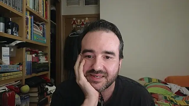 curiosillo83 live cam on StripChat