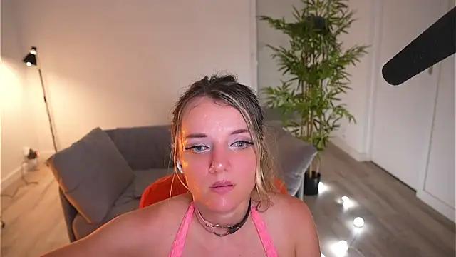 Magnetic_Amy webcam