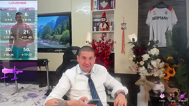 SpartacusDaddy48 webcam