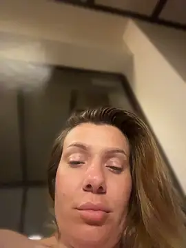 KrisKkiki webcam